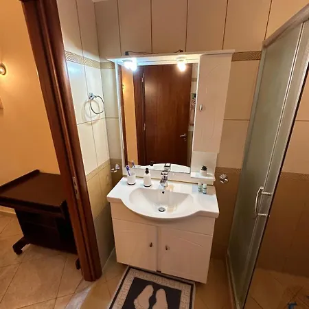 Home Himara Apartment