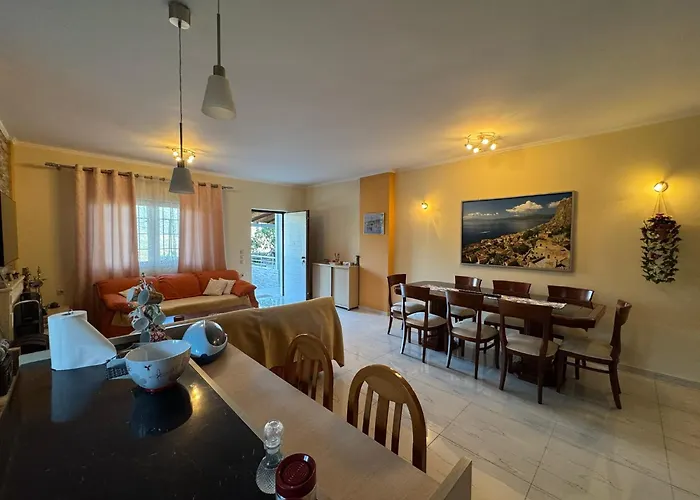 Home Himara Apartment